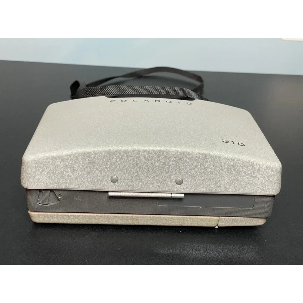 Polaroid Automatic 210 Land Camera With User's Manual & Literature Untested